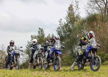 Rouler en groupe en off-road : signaux, sécurité, rythme