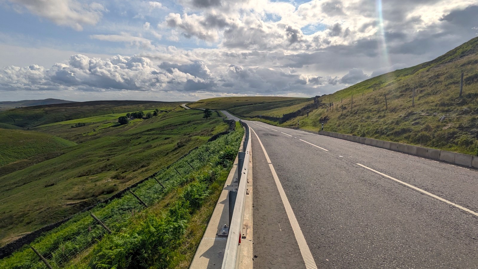 Route-colline-road-trip-moto-angleterre-basalt-wales-tour