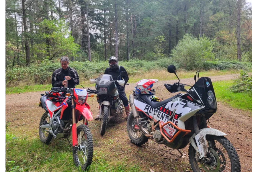 week-end-trail-et-maxi-trail-en-auvergne-repas-terroir-2026