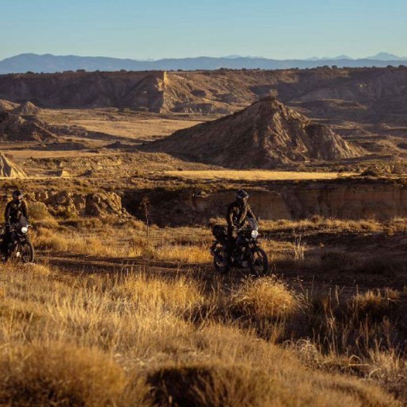 moto-raid-rando-moto-trail-bardenas-2-768x512-1