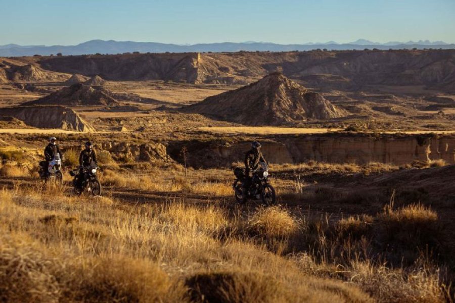 moto-raid-rando-moto-trail-bardenas-2-768x512-1