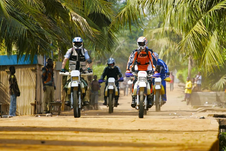 tours-ride-exploration-tourisme-culturel-ouest