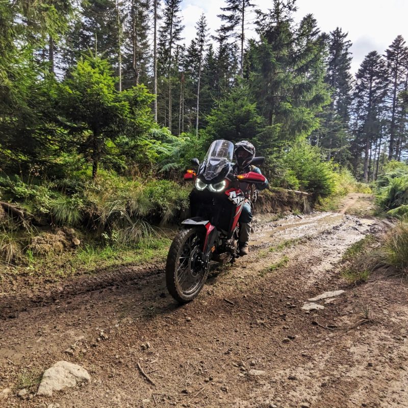 Africa-twin-raid-moto-massif-central-1