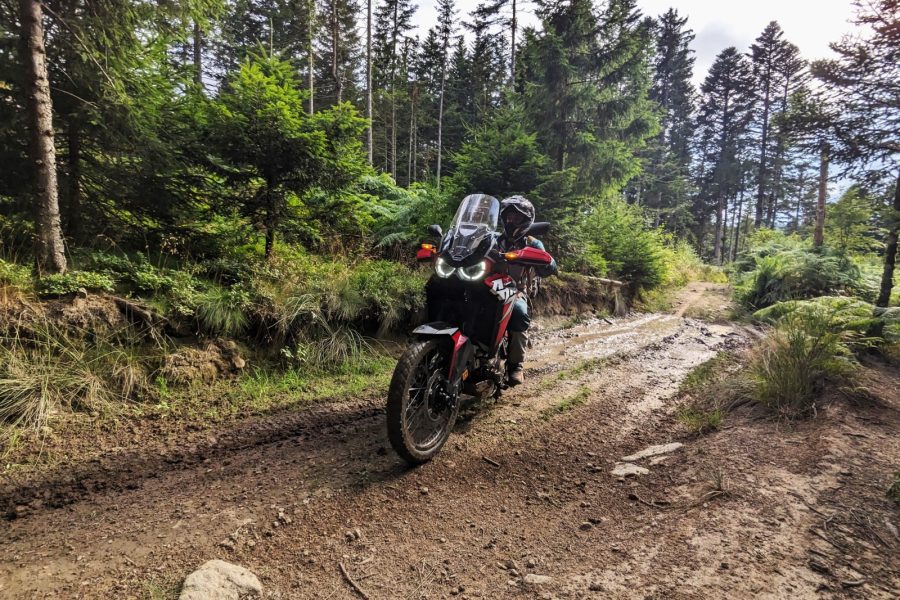 Africa-twin-raid-moto-massif-central-1